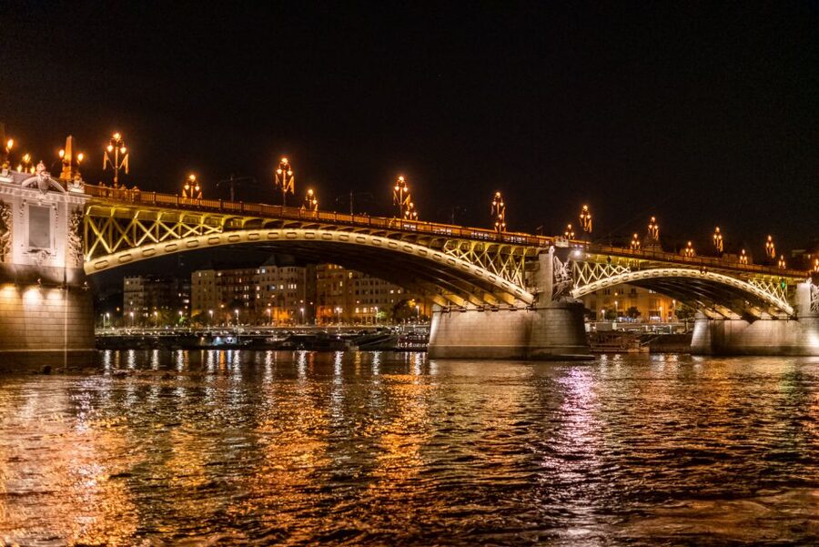 Budapest: Candlelit Dinner River Cruise with Live Music - Practical details before you book