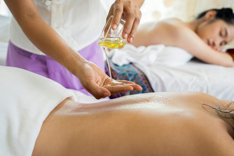 BUDAPEST, Day Spa : Couples Massage with Roses Bubble Bath - Champagne, finger food, and the private room