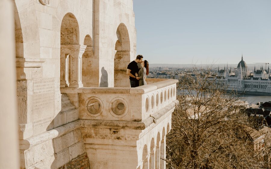 Budapest: romantic photoshoot at Buda's iconic sightseeings - Forty edited images and what that package means