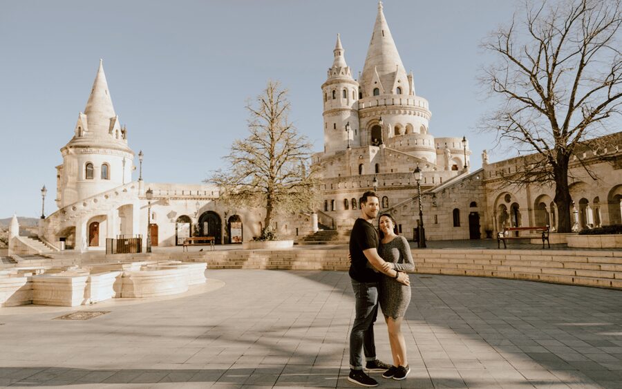Budapest: romantic photoshoot at Buda's iconic sightseeings - Booking details that affect your plans