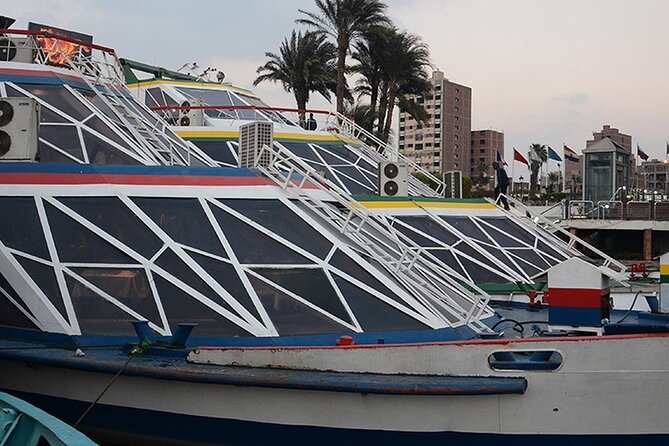 Cairo/Giza: Sunset Dinner Cruise on the Nile River Tour with Show - The entertainment gives the night its character