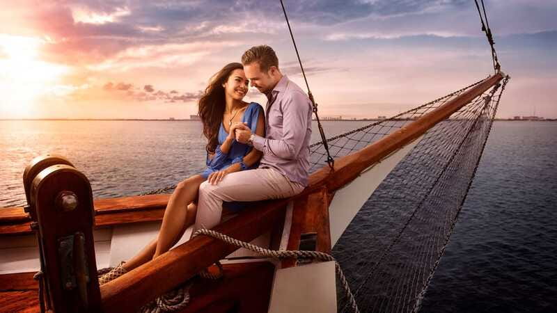 Cancun: Columbus The Romantic Dinner Cruise - Saxophone, sunset, and the pace of the evening