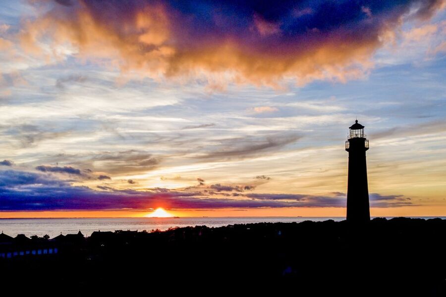 Cape May: Sunset Dinner Cruise on the Spirit of Cape May - Sunset views along the Jersey Shore