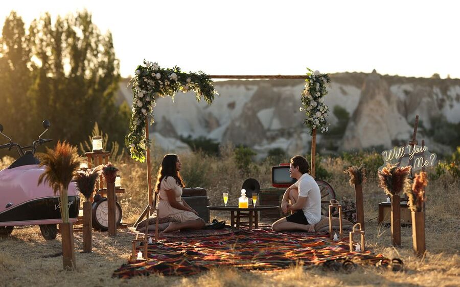Cappadocia: Love Valley Proposal Service with Transfers - The proposal moment with balloons overhead