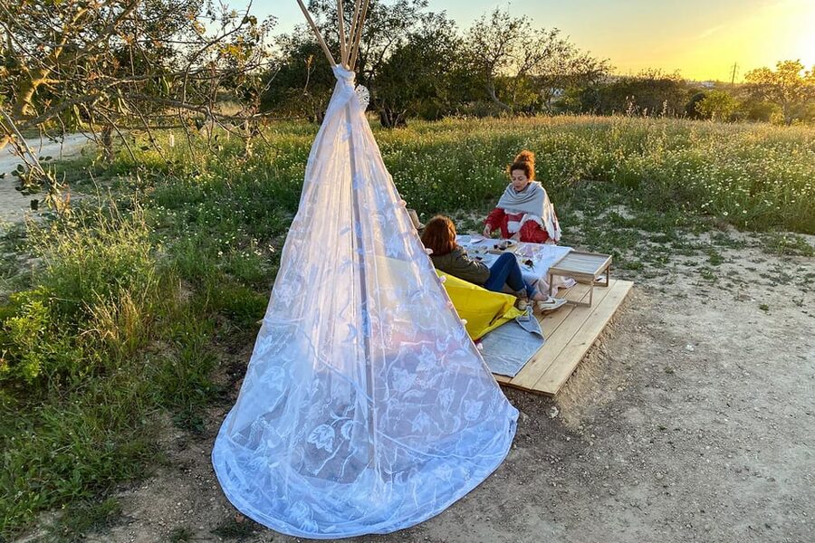 Carvoeiro, Portimão, Lagos: Algarve Romantic Vineyard Picnic - A 100-minute picnic built around Algarve flavors