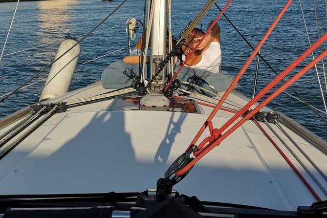Cascais Romantic Luxury Private 2h Cruise with sparkling wine - Palace views and a second lighthouse