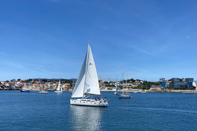 Cascais Romantic Luxury Private 2h Cruise with sparkling wine - Morning, afternoon, or a sunset-style outing