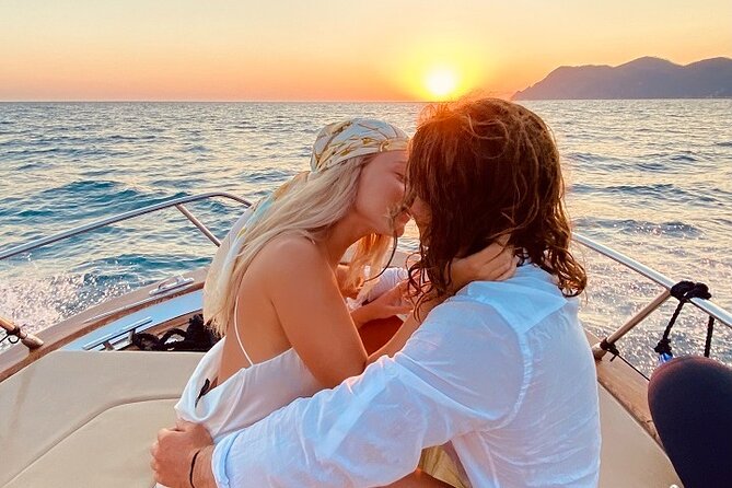 Cinque Terre Private Wedding Proposals on Boat - A strong setting for a private proposal