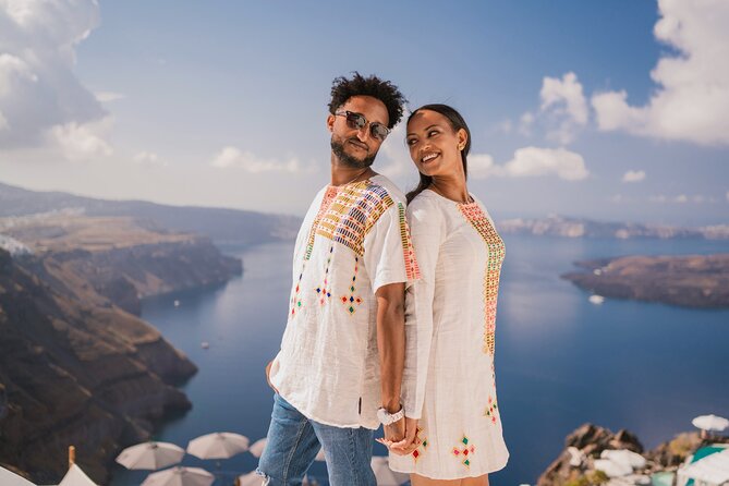 Couple and Family Photoshoot Experiece in Santorini - What this Santorini photoshoot is really like