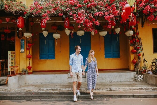 Couple Photoshoot in Ancient Town of Hoi An with Highlight Reel - Why Hoi An works so well for couple photos