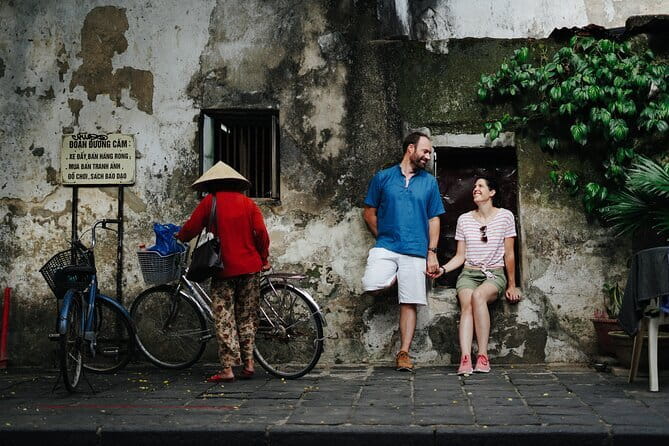 Couple Photoshoot in Ancient Town of Hoi An with Highlight Reel - Choosing between dawn, golden hour, and evening