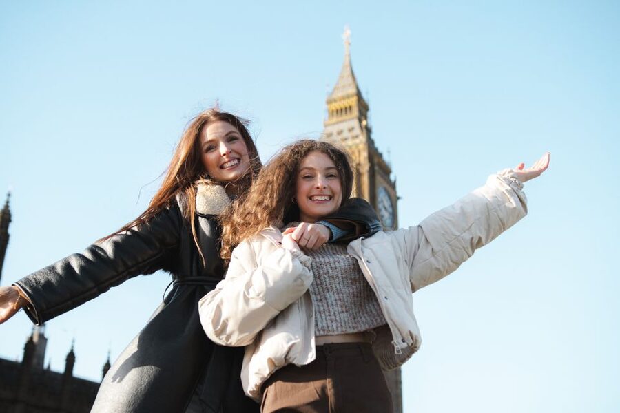 Couple’s photo: Romantic photoshoot in London - Why a Big Ben photoshoot works so well