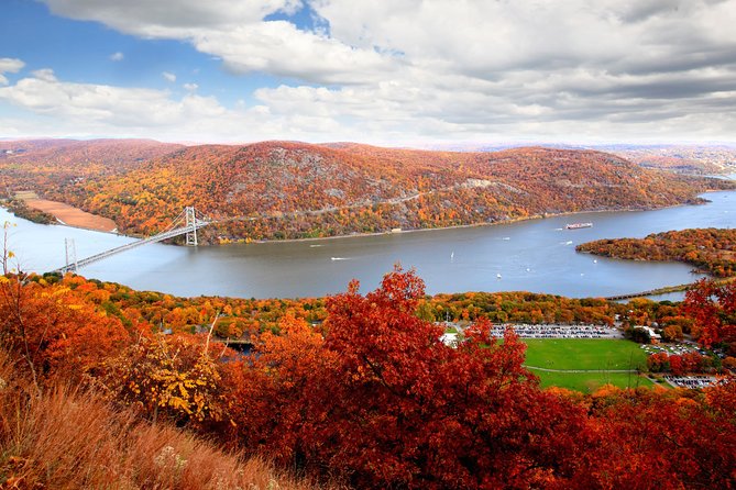 Couple's Private Hudson Valley Fall Foliage Helicopter Tour from Westchester - Price, airport fee, and real value