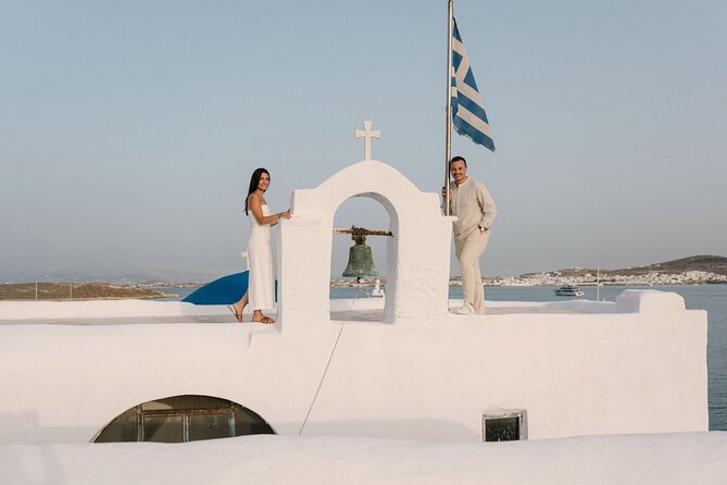Couples or Family Private Photoshoot Sessions on Paros - Why the moving route helps families