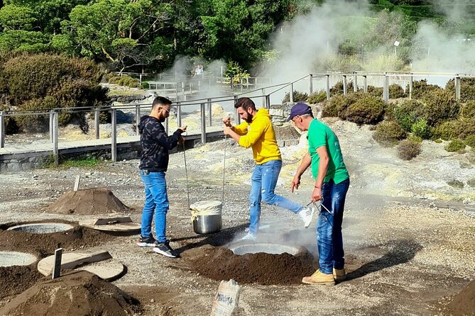 Couples PRIVATE Hybrid 4X4 Tour - Furnas (Inc Hot Springs and 3 Course Lunch) - The three-course cozido lunch