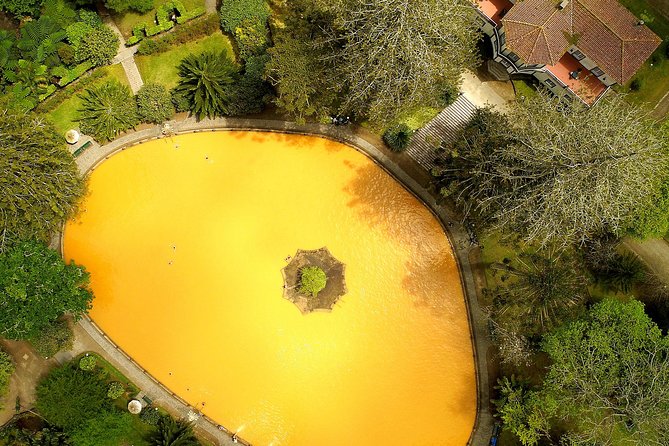 Couples PRIVATE Hybrid 4X4 Tour - Furnas (Inc Hot Springs and 3 Course Lunch) - The Santa Iria viewpoint