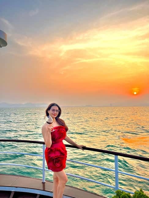 Da Nang: Experience a Magical Sunset Dinner Cruise in DN Bay - Who will enjoy this cruise most?