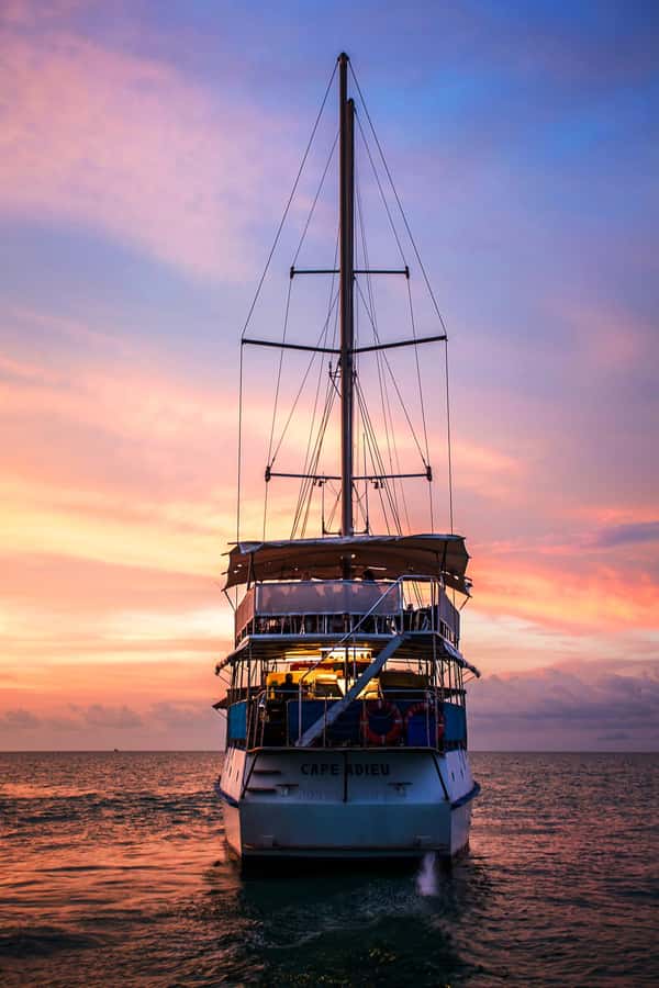 Darwin: Signature four course Sunset Dinner Cruise - Boarding at Stokes Hill Wharf