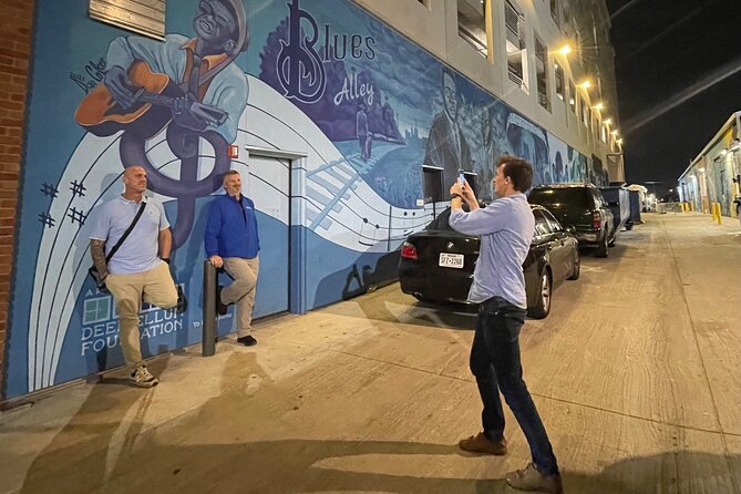 Deep Ellum BBQ, Burgers & Blues Tour with Food Tours of America - Group size, timing, and comfort