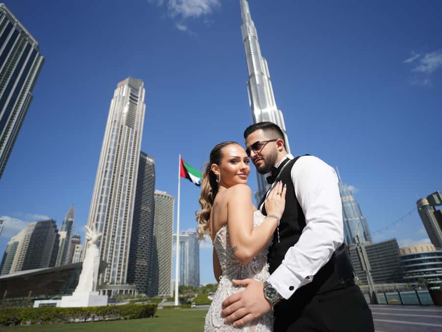 Dubai: Iconic Burj Khalifa Pre-Wedding Photoshoot - Why the Burj Khalifa backdrop works so well