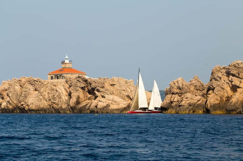 Dubrovnik: Romantic Sunset Sailing Adventure - Choosing between Dubrovnik Old Town and the islands