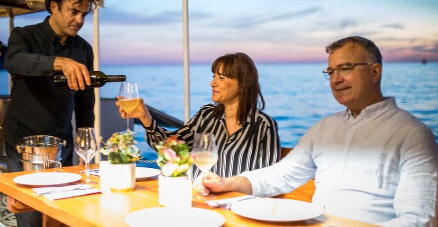 Dubrovnik: Sunset Dinner Cruise around the Old Town - Key points to know before booking