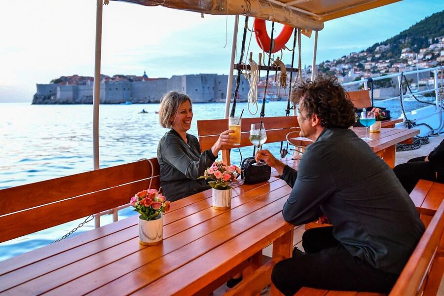 Dubrovnik: Sunset Dinner Cruise around the Old Town - A Croatian dinner served on board