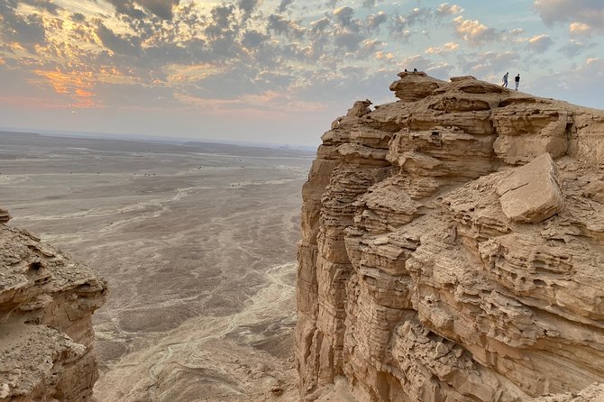 Edge of the World with 4x4 vehicles, sunset Dinner and stargazing - Hiking the cliff tops at sunset