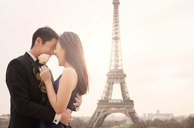 Eiffel Tower Surprise Proposal Engagement - The rest of the 60-minute session