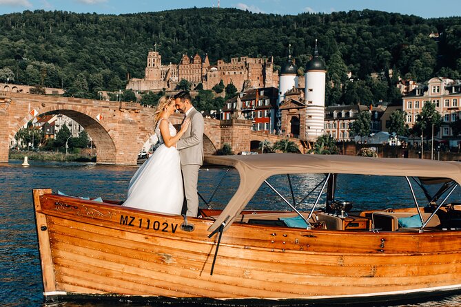 Exclusive private boat trip for couples in Heidelberg - The Old Bridge and castle from below