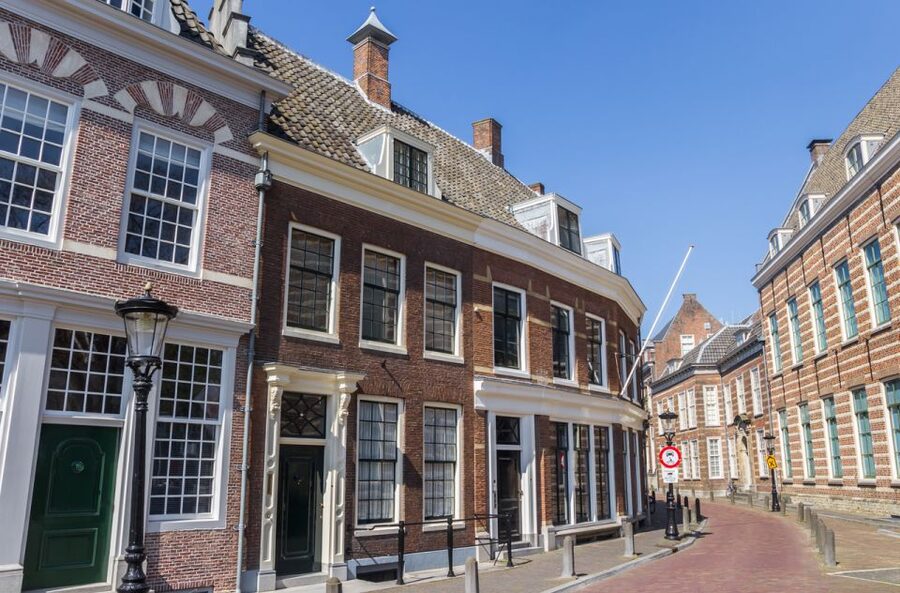 Explore Gems of Utrecht Walking Tour for Couples - Seeing the Dom Tower from outside