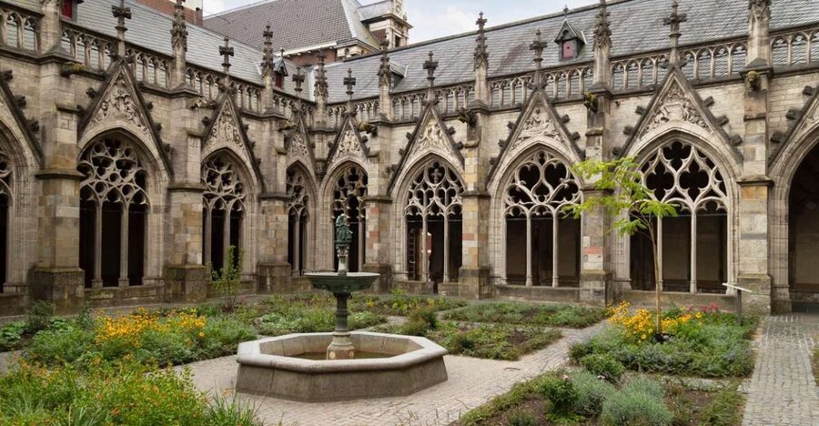Explore Gems of Utrecht Walking Tour for Couples - Finishing in Park Lepelenburg