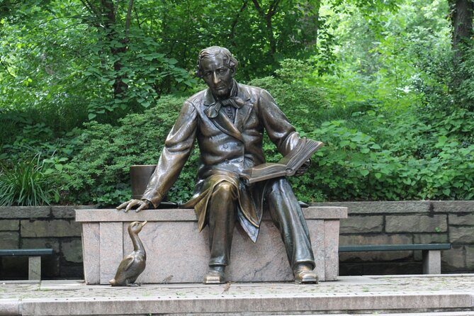 Falling in Love in NYC: Self-Guided Romantic Story Walk - The Dakota and the Upper West Side