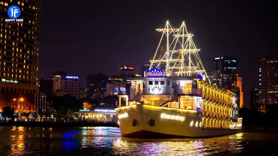 From Ho Chi Minh: Private Dinner Cruise on Saigon River Tour - The skyline circuit and best photo moments