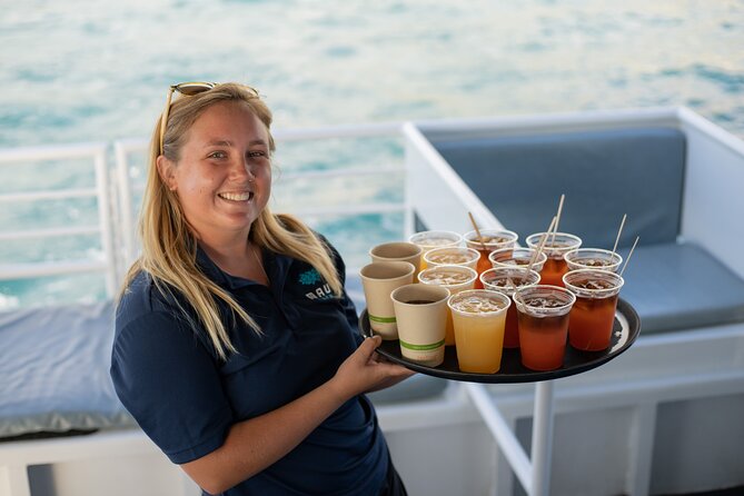 From Ma'alaea Harbor: Sunset Dinner Cruise Aboard the Quicksilver - Drinks, music, and the evening mood