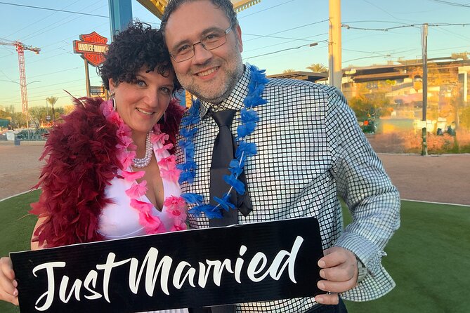 Get Married: Elvis Wedding + Las Vegas Sign + Photography - Who will enjoy this most