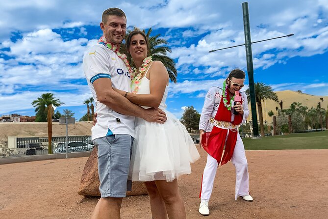 Get Married: Elvis Wedding + Las Vegas Sign + Photography - Timing, language, and small practical details