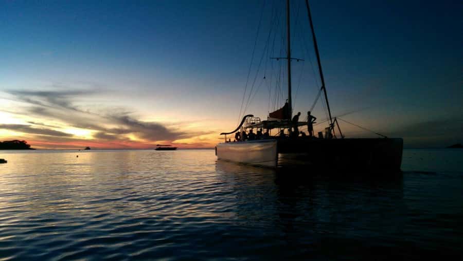 Grand Bay: Honeymoon/Lovers Sunset Tour with Romantic Dinner - Who will enjoy this evening most