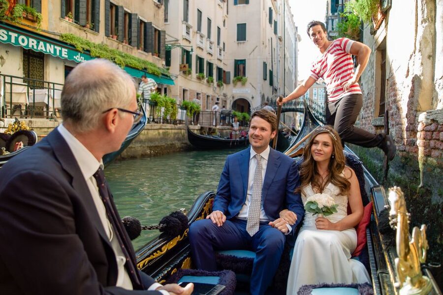 Grand Canal: Renew Your Wedding Vows on a Venetian Gondola - Practical limits before you book