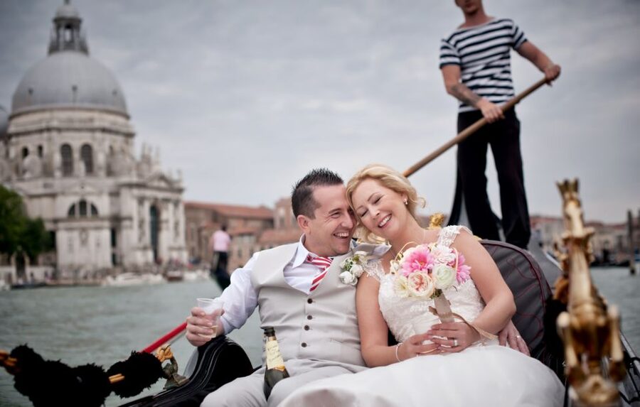 Grand Canal: Renew Your Wedding Vows on a Venetian Gondola - Who will enjoy this Venice ceremony
