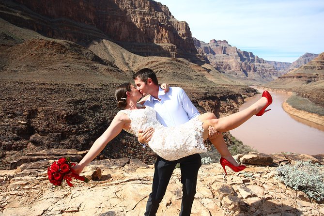 Grand Canyon Helicopter Wedding - A Grand Canyon wedding with a very small guest list