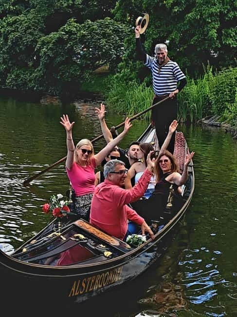 Hamburg Alster Lake romantic Tour in a Real Venetian Gondola - Meeting the gondolier at Ballindamm 14A