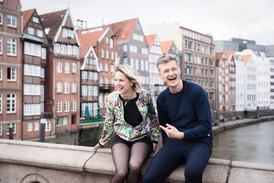Hamburg: Private Couples' Photoshoot and Walking Tour - Key points to know