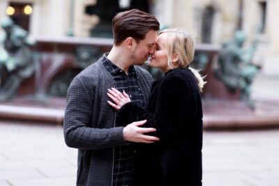 Hamburg: Private Couples’ Photoshoot and Walking Tour