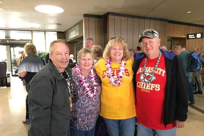 Honeymoon Airport Lei Greeting on Kona Hawai'i - A Hawaiian welcome before you leave the airport