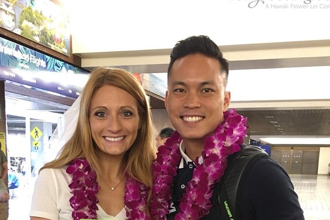 Honeymoon Airport Lei Greeting on Lihue Kauai - Key points at a glance