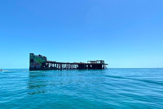 Honeymoon Harbour and The Sapona Day Trip - Two sides of Bimini by boat