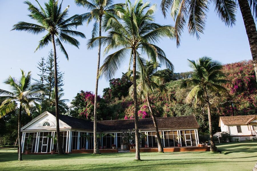 Kauai: Allerton Garden and Estate Tour with Sunset Dinner - Stories inside the Allerton Estate