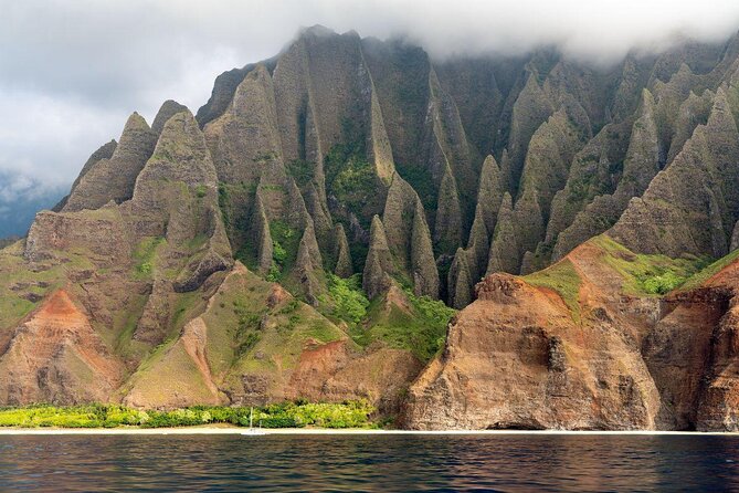 Kauai: Leila Na Pali Sunset Dinner Sail - Key points before you book
