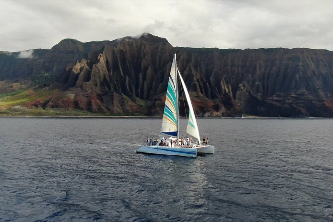 Kauai: Leila Na Pali Sunset Dinner Sail - Dinner, mai tais, and the sunset toast